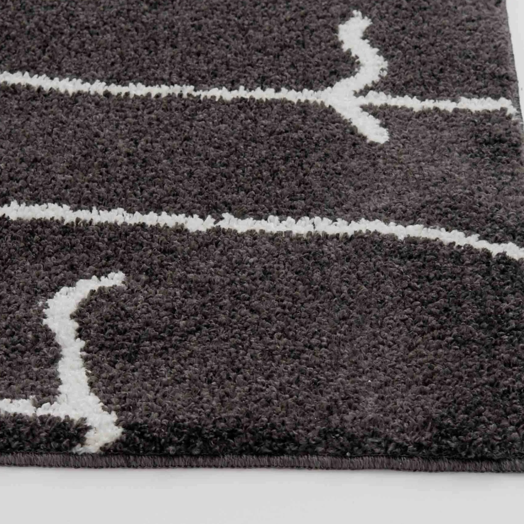 Closeout Sale (D557) Mirabella Black Area Rug, 5 7