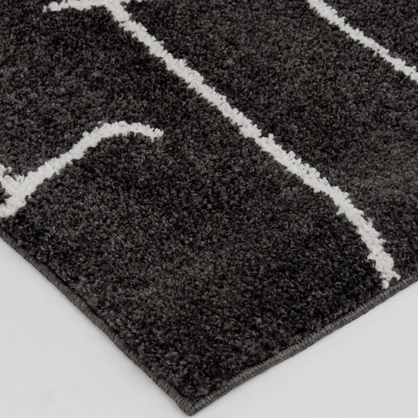 Closeout Sale (D557) Mirabella Black Area Rug, 5 7