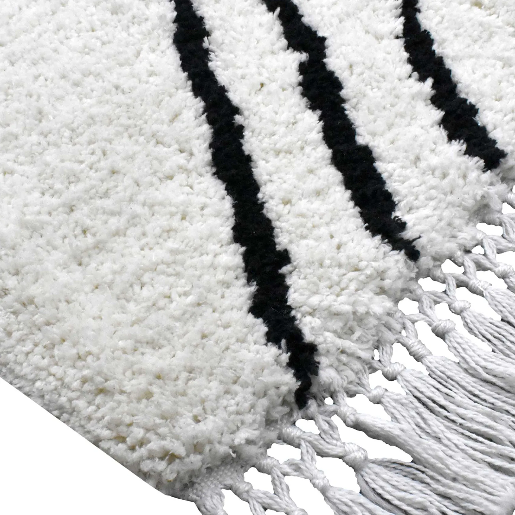 Exclusive (C186) White & Black Chevron Shag Area Rug, 5 7